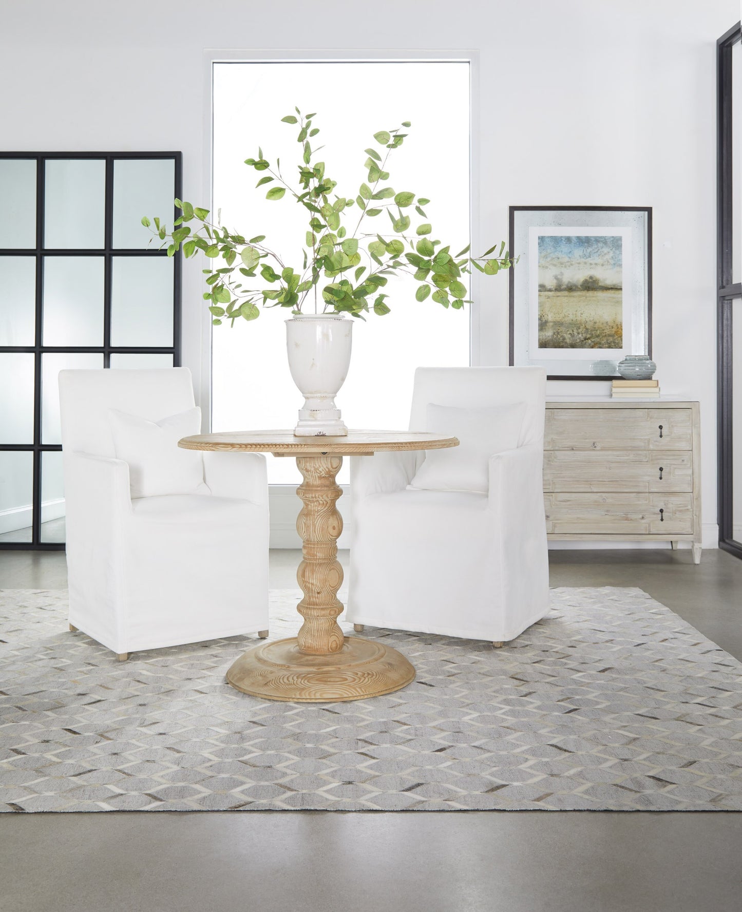 Chelsea 36" Round Dining Table