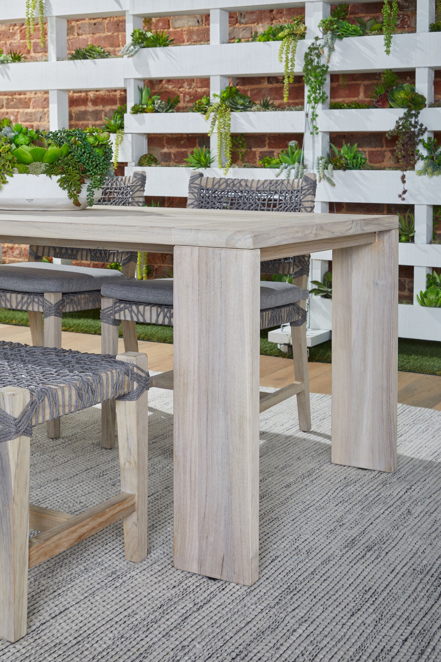 Sur Outdoor Dining Table