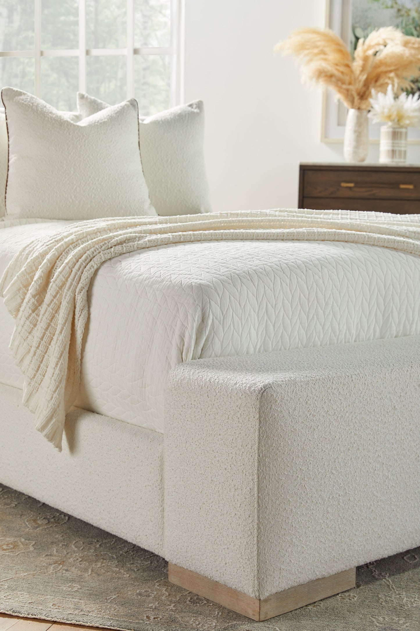 Warren Queen Bed