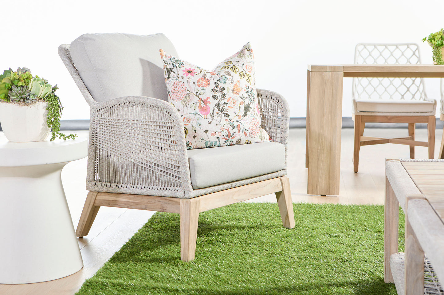Wrap Outdoor Coffee Table